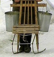 в Тумботино финки-вещь в хозяйстве необходимая